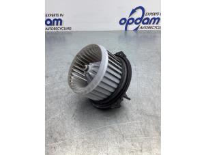 Gebruikte Kachel Ventilatiemotor Nissan Pixo (D31S) 1.0 12V Prijs € 35,00 Margeregeling aangeboden door Gebr Opdam B.V.