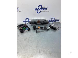 Gebruikte Slotenset Peugeot 2008 (CU) 1.2 Vti 12V PureTech 82 Prijs € 250,00 Margeregeling aangeboden door Gebr Opdam B.V.