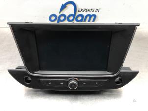 Gebruikte Display Multi Media regelunit Opel Crossland/Crossland X 1.2 12V Prijs € 425,00 Margeregeling aangeboden door Gebr Opdam B.V.