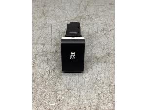 Gebruikte ESP Schakelaar Hyundai i20 1.2i 16V Prijs € 8,00 Margeregeling aangeboden door Gebr Opdam B.V.