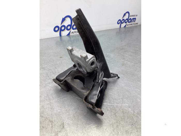 Gebruikte Motorrubber Toyota Yaris III (P13) 1.0 12V VVT-i Prijs € 17,00 Margeregeling aangeboden door Gebr Opdam B.V.