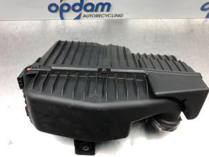 Gebruikte Luchtfilterhuis Opel Corsa F (UB/UH/UP) 1.2 12V 75 Prijs € 64,00 Margeregeling aangeboden door Gebr Opdam B.V.