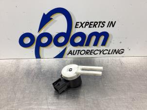 Gebruikte Koppeling schakelaar Opel Astra J (PC6/PD6/PE6/PF6) 1.4 Turbo 16V Prijs € 21,00 Margeregeling aangeboden door Gebr Opdam B.V.