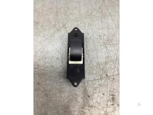 Gebruikte Raam schakelaar elektrisch Mitsubishi ASX 1.6 MIVEC 16V Prijs € 13,00 Margeregeling aangeboden door Gebr Opdam B.V.