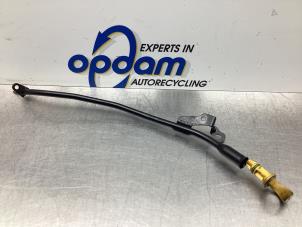 Gebruikte Olie Peilstok Citroen C4 Cactus (0B/0P) 1.2 PureTech 82 12V Prijs € 21,00 Margeregeling aangeboden door Gebr Opdam B.V.