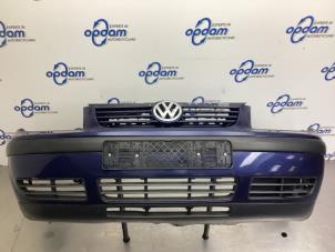 Gebruikte Voorbumper Volkswagen Bora (1J2) 1.6 16V Prijs € 100,00 Margeregeling aangeboden door Gebr Opdam B.V.