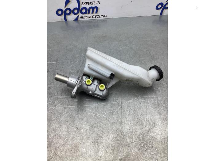 Gebruikte Hoofdremcilinder Mercedes A (W176) 1.5 A-180 CDI, A-180d 16V Prijs € 42,00 Margeregeling aangeboden door Gebr Opdam B.V.