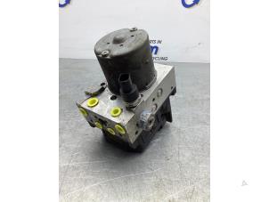 Gebruikte ABS Pomp Alfa Romeo GT (937) 3.2 GTA V6 24V Prijs € 85,00 Margeregeling aangeboden door Gebr Opdam B.V.