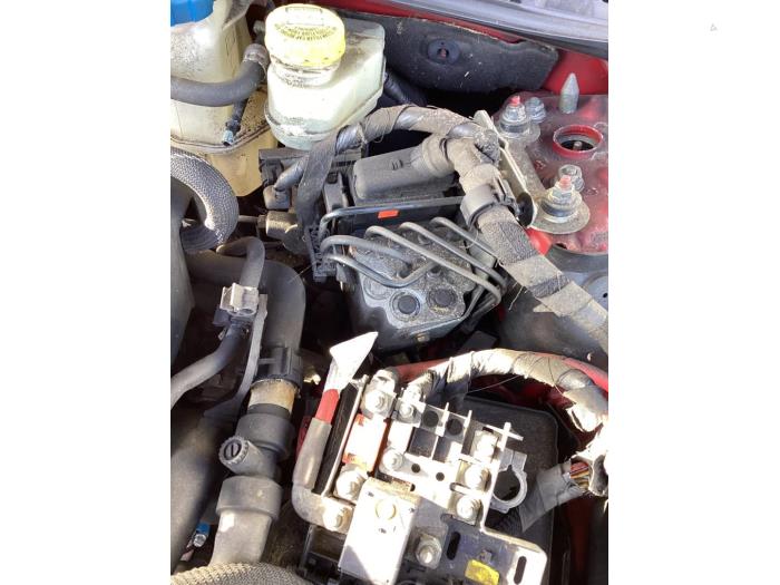 Gebruikte ABS Pomp Alfa Romeo 159 Sportwagon (939BX) 2.2 JTS 16V Prijs € 144,00 Margeregeling aangeboden door Gebr Opdam B.V.