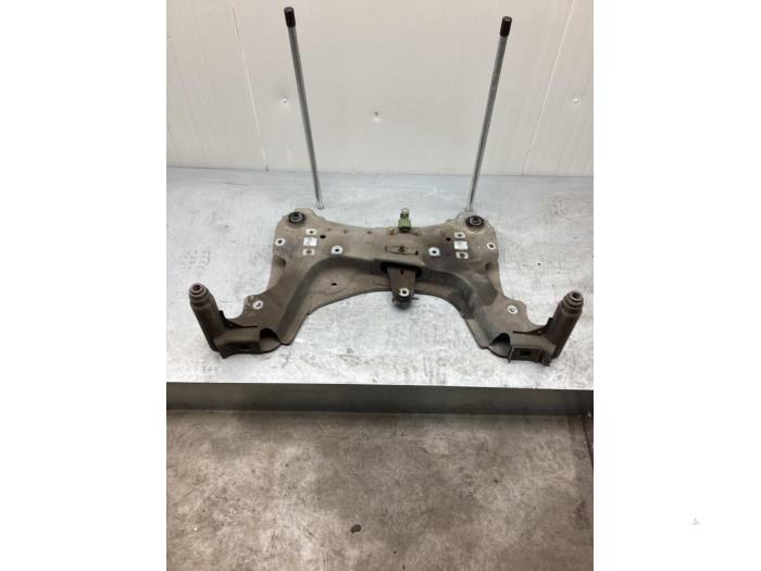 Gebruikte Subframe Renault Megane III Grandtour (KZ) 1.2 16V TCE 130 Prijs € 64,00 Margeregeling aangeboden door Gebr Opdam B.V.