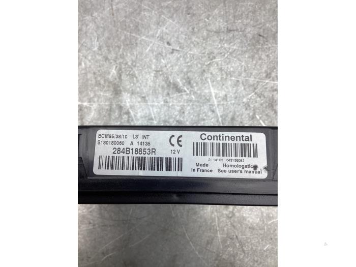 Computer Body Control van een Renault Megane III Grandtour (KZ) 1.2 16V TCE 130 2014