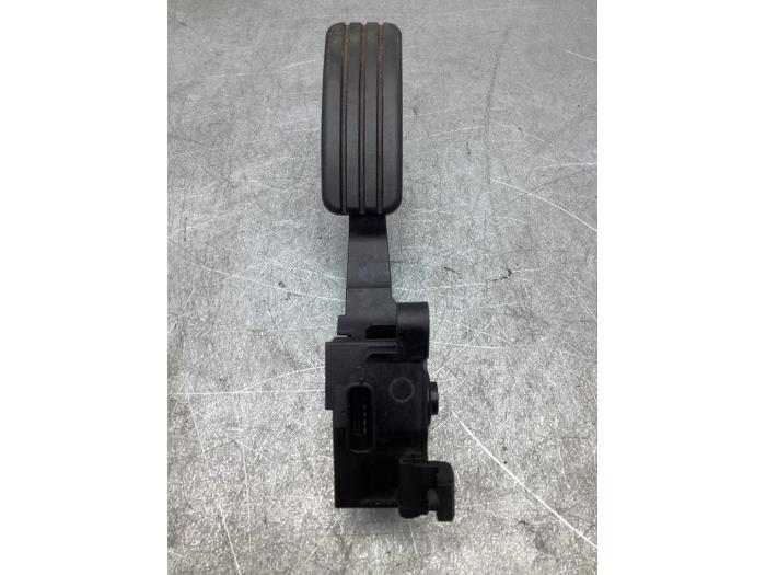 Gaspedaalpositie Sensor van een Renault Megane III Grandtour (KZ) 1.2 16V TCE 130 2014