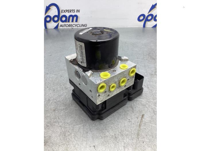Gebruikte ABS Pomp Volvo V60 I (FW/GW) 1.6 T3 16V Prijs € 106,00 Margeregeling aangeboden door Gebr Opdam B.V.