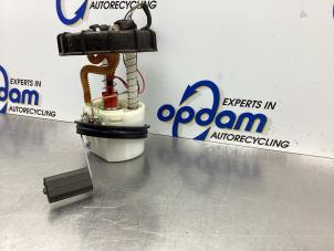 Gebruikte Benzinepomp Ford Fusion 1.4 16V Prijs € 42,00 Margeregeling aangeboden door Gebr Opdam B.V.