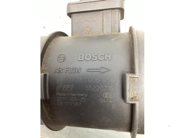 Luchthoeveelheidsmeter van een Fiat Punto II (188) 1.3 JTD Multijet 16V 2011
