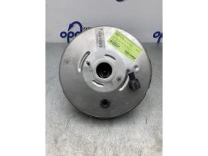 Gebruikte Rembooster Mercedes CLA (118.3) 1.5 CLA-180d Prijs € 85,00 Margeregeling aangeboden door Gebr Opdam B.V.