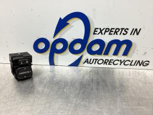 Gebruikte Schakelaar Spiegel Subaru Justy (M3) 1.0 12V DVVT Prijs € 21,00 Margeregeling aangeboden door Gebr Opdam B.V.