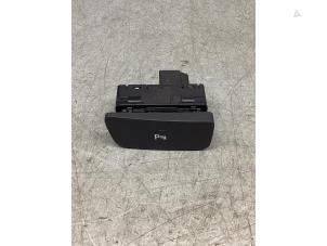 Gebruikte Handrem schakelaar Opel Mokka/Mokka X 1.4 Turbo 16V 4x2 Prijs € 8,00 Margeregeling aangeboden door Gebr Opdam B.V.