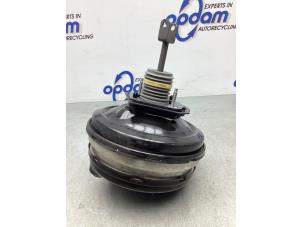 Gebruikte Rembooster BMW 5 serie Touring (F11) 520i 16V Prijs € 115,00 Margeregeling aangeboden door Gebr Opdam B.V.