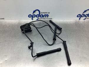 Gebruikte Bobine Renault Clio III (BR/CR) 1.2 16V 75 Prijs € 34,00 Margeregeling aangeboden door Gebr Opdam B.V.