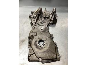 Gebruikte Distributiedeksel Renault Clio IV (5R) 0.9 Energy TCE 75 12V Prijs € 64,00 Margeregeling aangeboden door Gebr Opdam B.V.