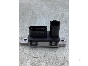 Gebruikte Gloeirelais Volvo XC60 I (DZ) 2.0 D4 16V Prijs € 26,00 Margeregeling aangeboden door Gebr Opdam B.V.