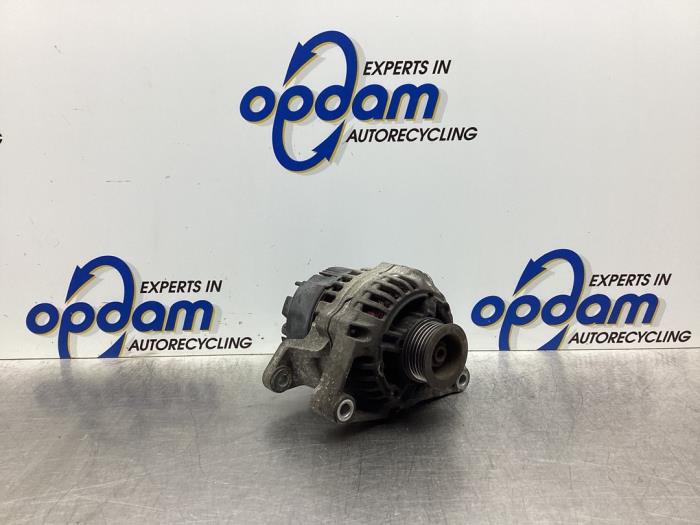 Gebruikte Dynamo Opel Corsa B (73/78/79) 1.0i 12V Prijs € 30,00 Margeregeling aangeboden door Gebr Opdam B.V.