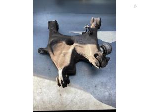 Gebruikte Draagarm rechts-achter BMW 5 serie Touring (F11) 520i 16V Prijs € 128,00 Margeregeling aangeboden door Gebr Opdam B.V.