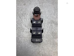 Gebruikte Elektrisch Raam Schakelaar Peugeot 308 SW (4E/H) 1.6 VTI 16V Prijs € 34,00 Margeregeling aangeboden door Gebr Opdam B.V.