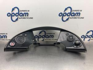 Gebruikte Kachel Bedieningspaneel Honda Civic (FK/FN) 1.8i VTEC 16V Prijs € 85,00 Margeregeling aangeboden door Gebr Opdam B.V.