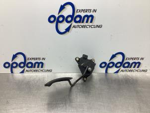 Gebruikte Sensor Gaspedaalpositie Renault Clio III (BR/CR) 1.2 16V 75 Prijs € 50,00 Margeregeling aangeboden door Gebr Opdam B.V.