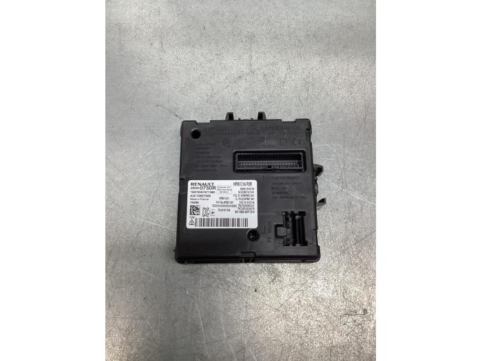 Gebruikte Comfort Module Renault Clio V (RJAB) 1.0 TCe 100 12V Prijs € 51,00 Margeregeling aangeboden door Gebr Opdam B.V.