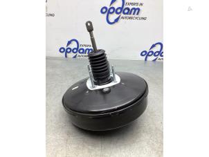 Gebruikte Rembekrachtiger Renault Trafic (1FL/2FL/3FL/4FL) 1.6 dCi 140 Twin Turbo Prijs € 72,60 Inclusief btw aangeboden door Gebr Opdam B.V.