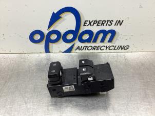 Gebruikte Schakelaar Elektrisch Raam Kia Picanto (JA) 1.0 12V Prijs € 34,00 Margeregeling aangeboden door Gebr Opdam B.V.