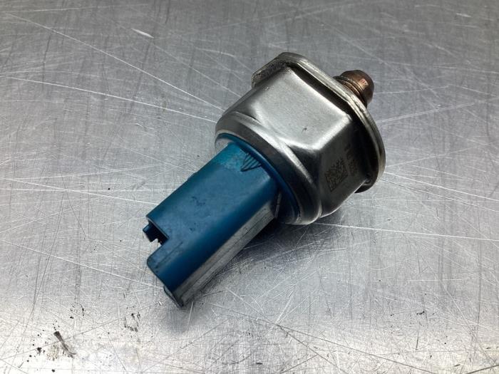 Brandstofdruk sensor van een Nissan Qashqai (J11) 1.2 DIG-T 16V 2016