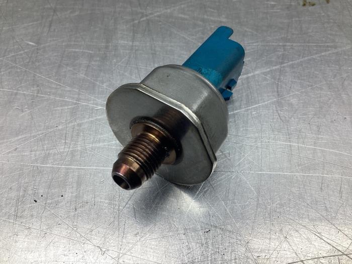 Brandstofdruk sensor van een Nissan Qashqai (J11) 1.2 DIG-T 16V 2016