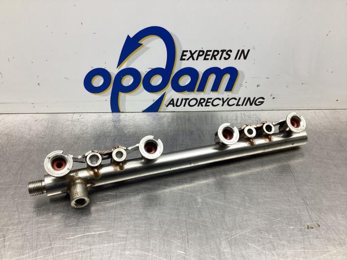 Gebruikte Injector brug Nissan Qashqai (J11) 1.2 DIG-T 16V Prijs € 42,00 Margeregeling aangeboden door Gebr Opdam B.V.