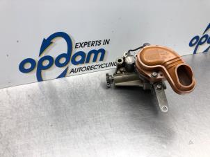 Gebruikte Oliepomp Nissan Qashqai (J11) 1.2 DIG-T 16V Prijs € 55,00 Margeregeling aangeboden door Gebr Opdam B.V.