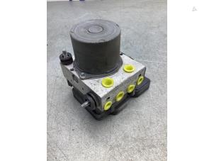 Gebruikte ABS Pomp Mercedes Citan (415.6) 1.5 108 CDI Prijs € 128,00 Margeregeling aangeboden door Gebr Opdam B.V.