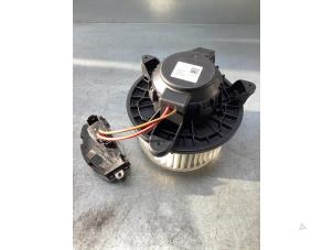 Gebruikte Kachel Ventilatiemotor Volvo XC40 (XZ) 1.5 T3 12V Prijs € 106,00 Margeregeling aangeboden door Gebr Opdam B.V.