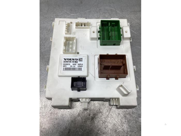 Gebruikte CEM (module) Volvo XC40 (XZ) 1.5 T3 12V Prijs € 128,00 Margeregeling aangeboden door Gebr Opdam B.V.