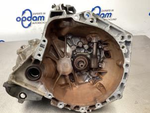 Gebruikte Versnellingsbak Peugeot 108 1.0 12V VVT-i Prijs € 340,00 Margeregeling aangeboden door Gebr Opdam B.V.