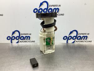 Gebruikte Benzinepomp Audi A6 (C5) 2.4 V6 30V Prijs € 64,00 Margeregeling aangeboden door Gebr Opdam B.V.