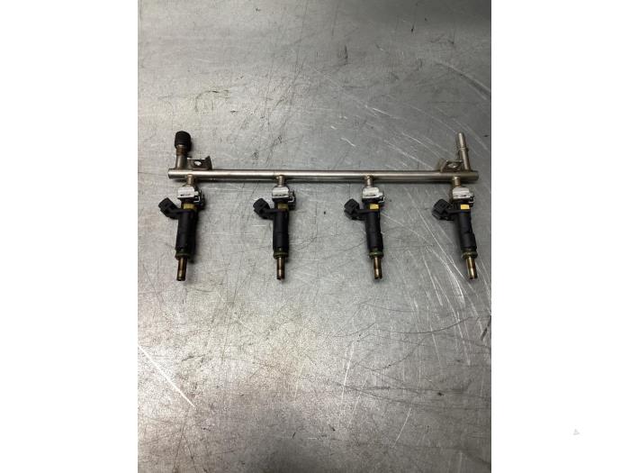 Gebruikte Injector brug Opel Zafira Tourer (P12) 1.4 Turbo 16V Ecotec Prijs € 64,00 Margeregeling aangeboden door Gebr Opdam B.V.