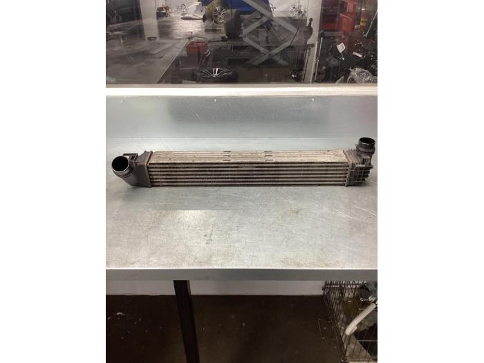 Gebruikte Intercooler Renault Scénic III (JZ) 1.4 16V TCe 130 Prijs € 38,00 Margeregeling aangeboden door Gebr Opdam B.V.