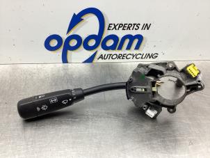 Gebruikte Pinker Schakelaar Mercedes CLK (C208) 2.0 200 16V Prijs € 42,00 Margeregeling aangeboden door Gebr Opdam B.V.