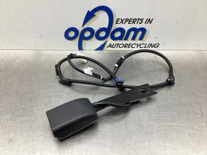 Gebruikte Veiligheidsgordel Insteek links-voor Toyota Verso S 1.33 16V Dual VVT-I Prijs € 34,00 Margeregeling aangeboden door Gebr Opdam B.V.