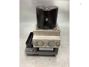 Gebruikte ABS Pomp BMW X5 (E70) xDrive 30d 3.0 24V Prijs € 255,00 Margeregeling aangeboden door Gebr Opdam B.V.