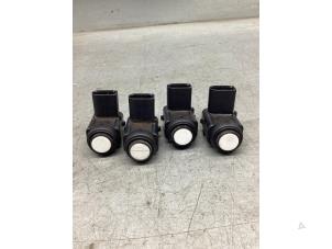 Gebruikte Parkeersensor Volkswagen Golf Plus (5M1/1KP) 2.0 TDI DPF Prijs € 68,00 Margeregeling aangeboden door Gebr Opdam B.V.