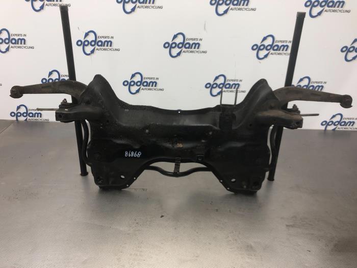 Gebruikte Subframe Peugeot 206 (2A/C/H/J/S) 1.4 XR,XS,XT,Gentry Prijs € 64,00 Margeregeling aangeboden door Gebr Opdam B.V.